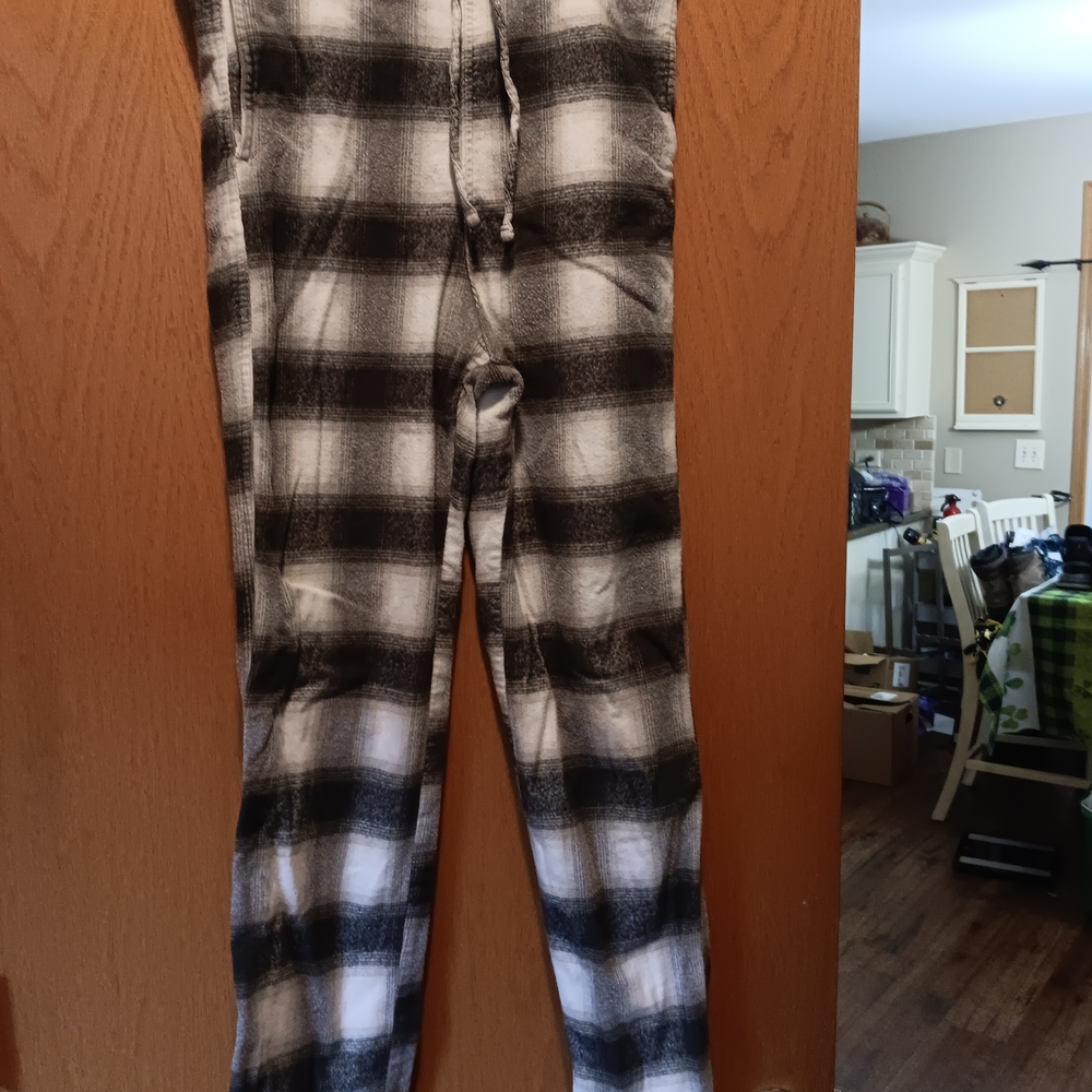 Hollister Gray and White Plush Plaid Lounge Pants